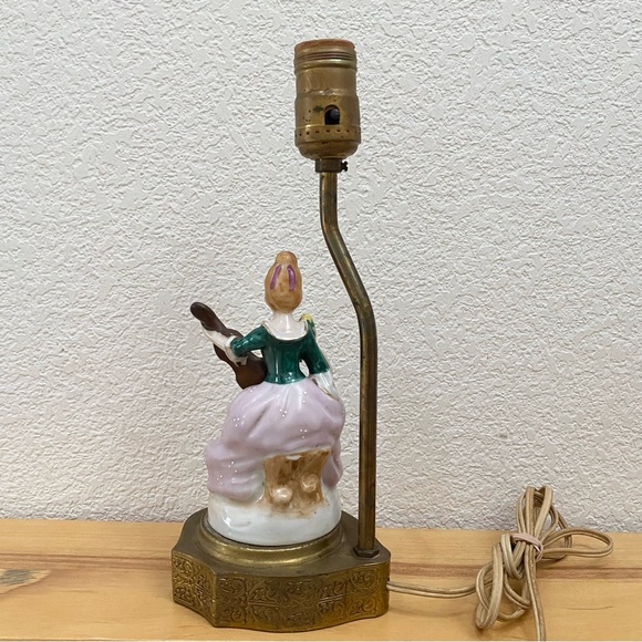 Antique Victorian Lady with Violin Porcelain Decorative Table Lamp - Picture 5 of 16